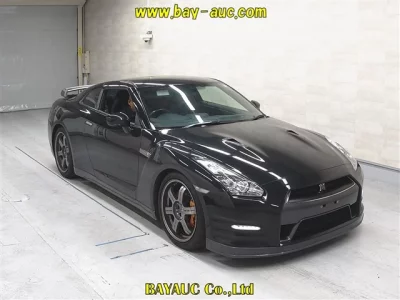 Nissan GT-R