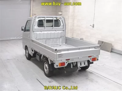 Nissan NT100 Clipper