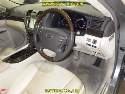 Lexus LS460L
