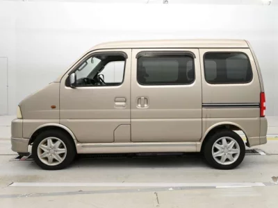 Suzuki Every Landy
