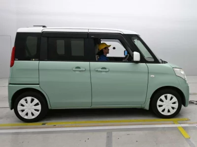 Suzuki Spacia