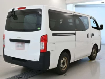 Isuzu Como