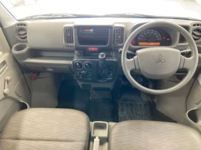 Mitsubishi Minicab Van