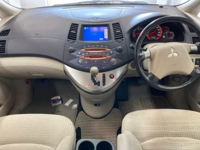 Mitsubishi Grandis