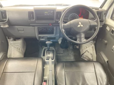 Mitsubishi Minicab Van