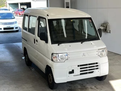 Mitsubishi Minicab Van