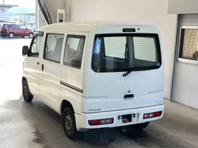 Mitsubishi Minicab Van