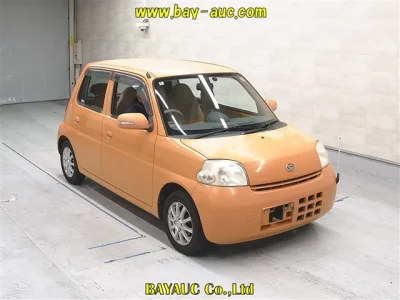 Daihatsu Esse