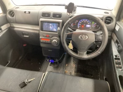 Toyota PIXIS SPACE