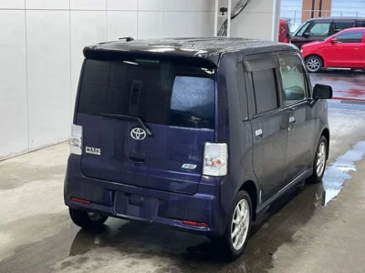Toyota PIXIS SPACE