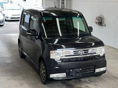 Toyota PIXIS SPACE