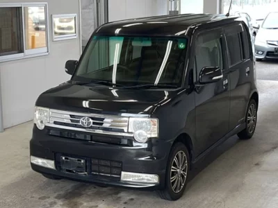 Toyota PIXIS SPACE