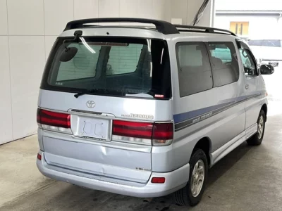 Toyota HIACE REGIUS