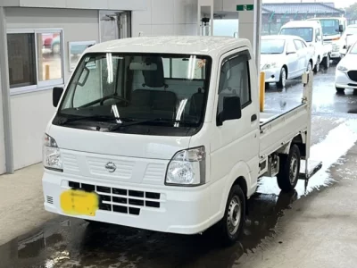 Nissan NT100 Clipper