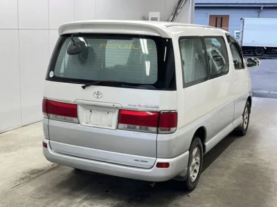 Toyota HIACE REGIUS
