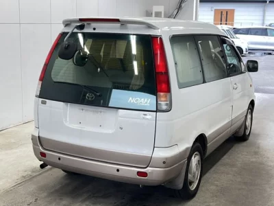 Toyota Lite Ace Noah