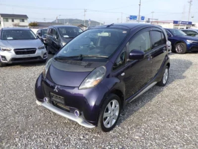 Mitsubishi i