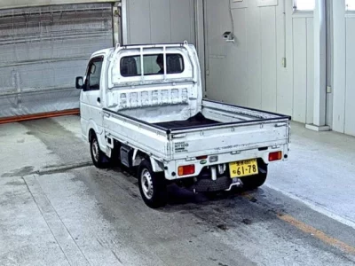 Nissan NT100 Clipper