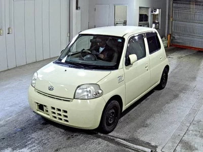 Daihatsu Esse