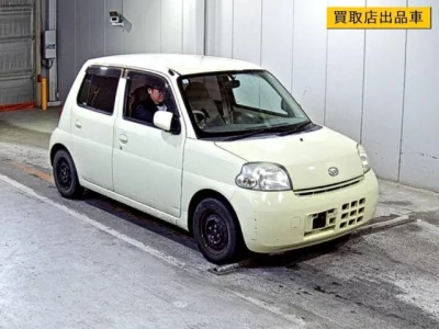 Daihatsu Esse