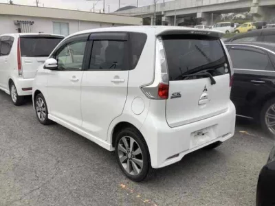 Mitsubishi EK CUSTOM