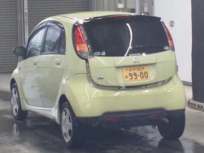 Mitsubishi i