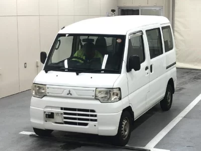 Mitsubishi Minicab Van