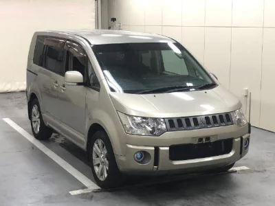 Mitsubishi DELICA D5