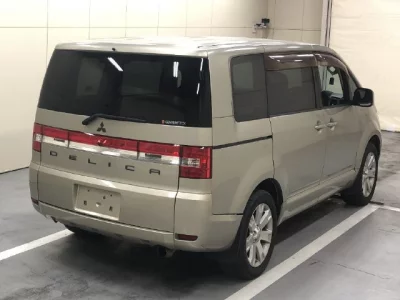 Mitsubishi DELICA D5