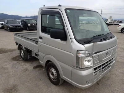 Nissan NT100 Clipper