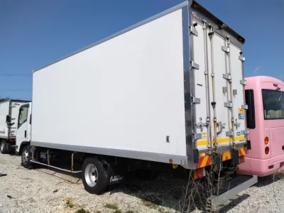 Isuzu ELF