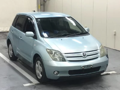 Toyota IST
