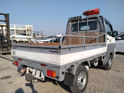 Nissan NT100 Clipper