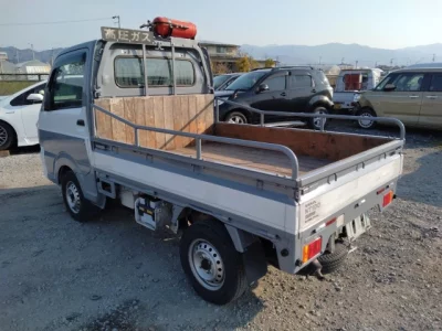 Nissan NT100 Clipper