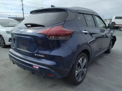Nissan KICKS