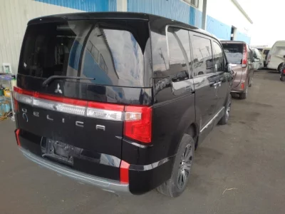 Mitsubishi DELICA D5