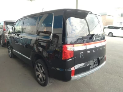 Mitsubishi DELICA D5