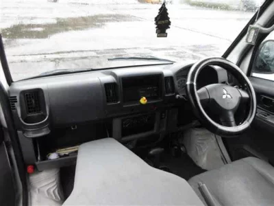 Mitsubishi Minicab Van