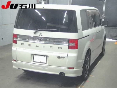 Mitsubishi Delica D:5