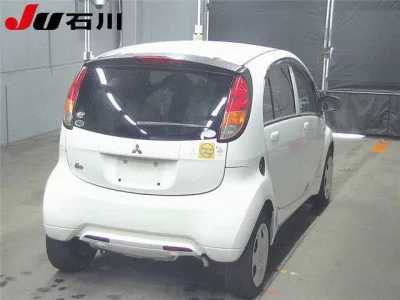 Mitsubishi i