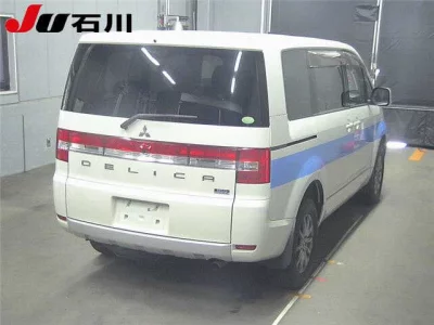 Mitsubishi Delica D:5