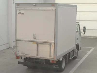 Isuzu ELF