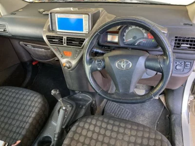 Toyota iQ