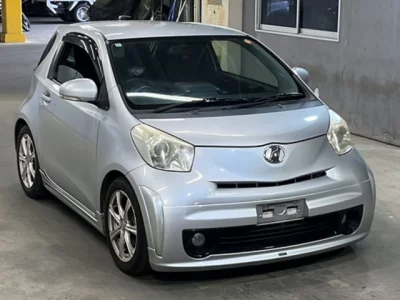 Toyota iQ