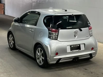 Toyota iQ