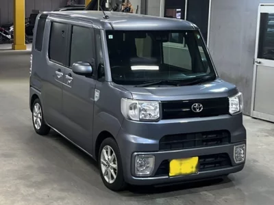 Toyota Pixis Mega