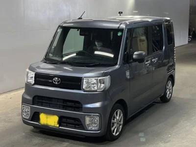 Toyota Pixis Mega