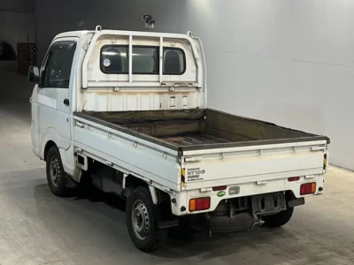Nissan NT100 Clipper