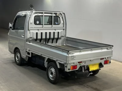 Nissan NT100 Clipper