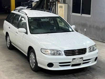 Nissan Avenir